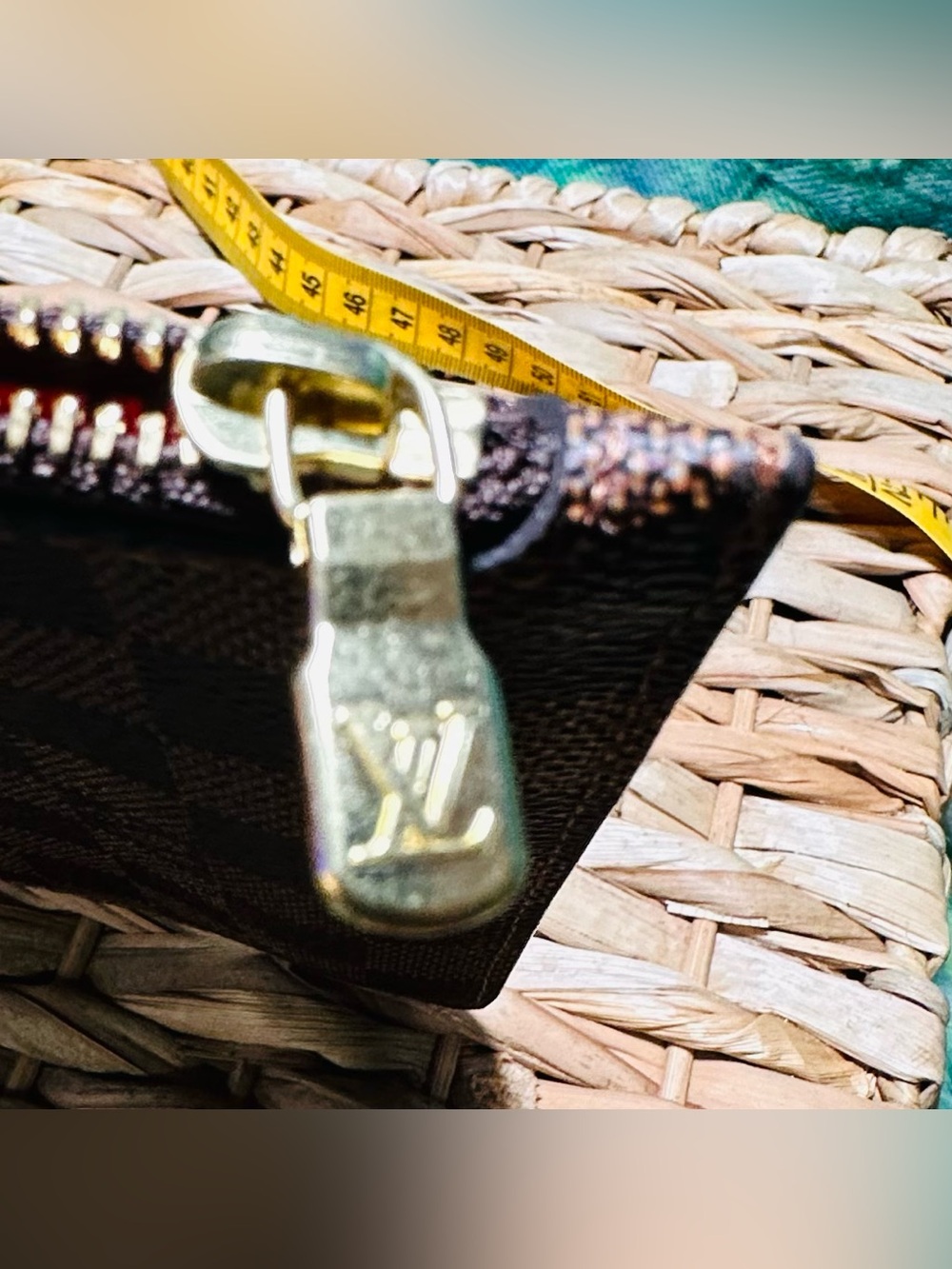 Louis Vuitton Neverfull Pochette in Damier Ebene canvas. - Picture 7 of 7